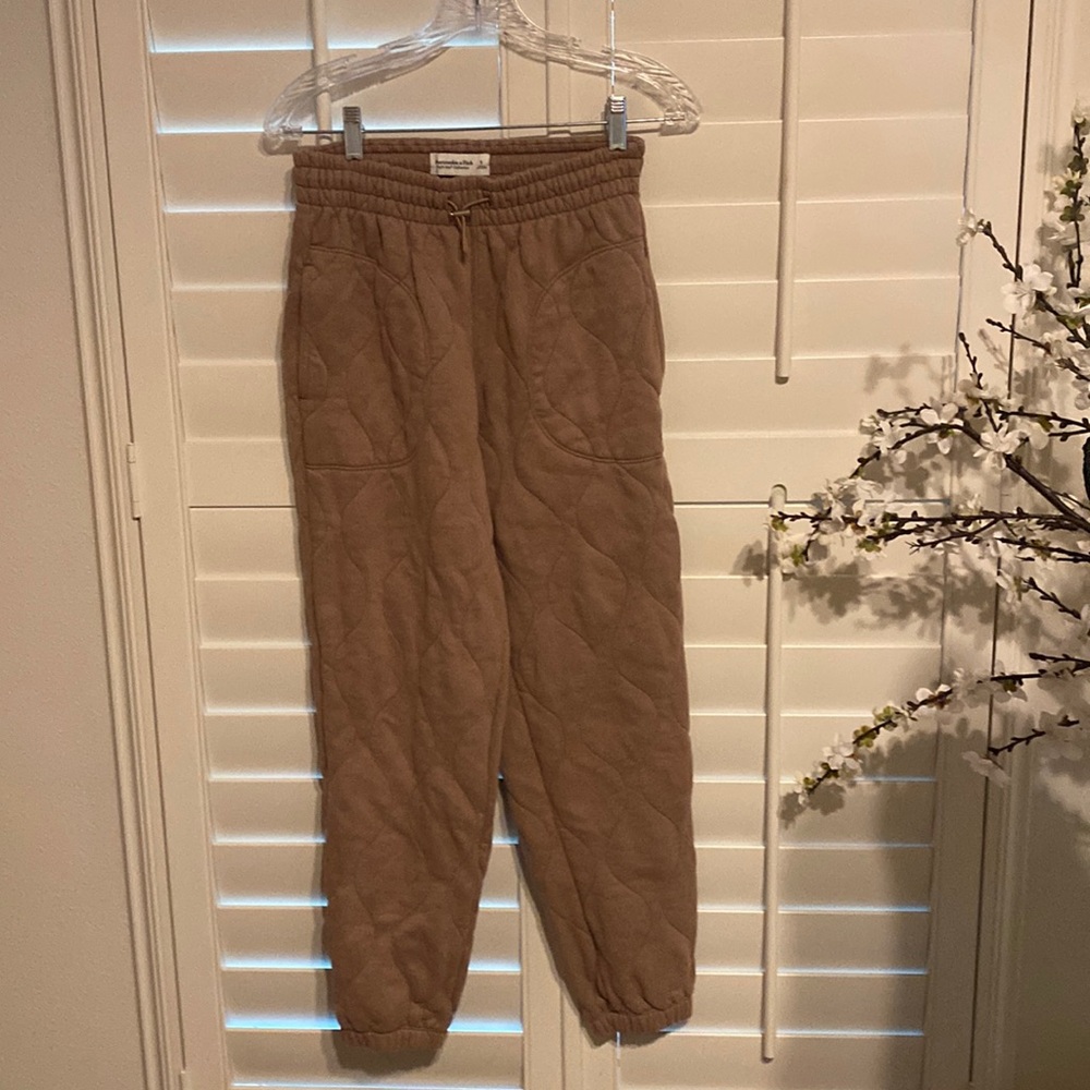 ABERCROMBIE FITCH WOMENS SOFT AF COLLECTION QUILTED JOGGER PANTS SZ S MOCHA BROW